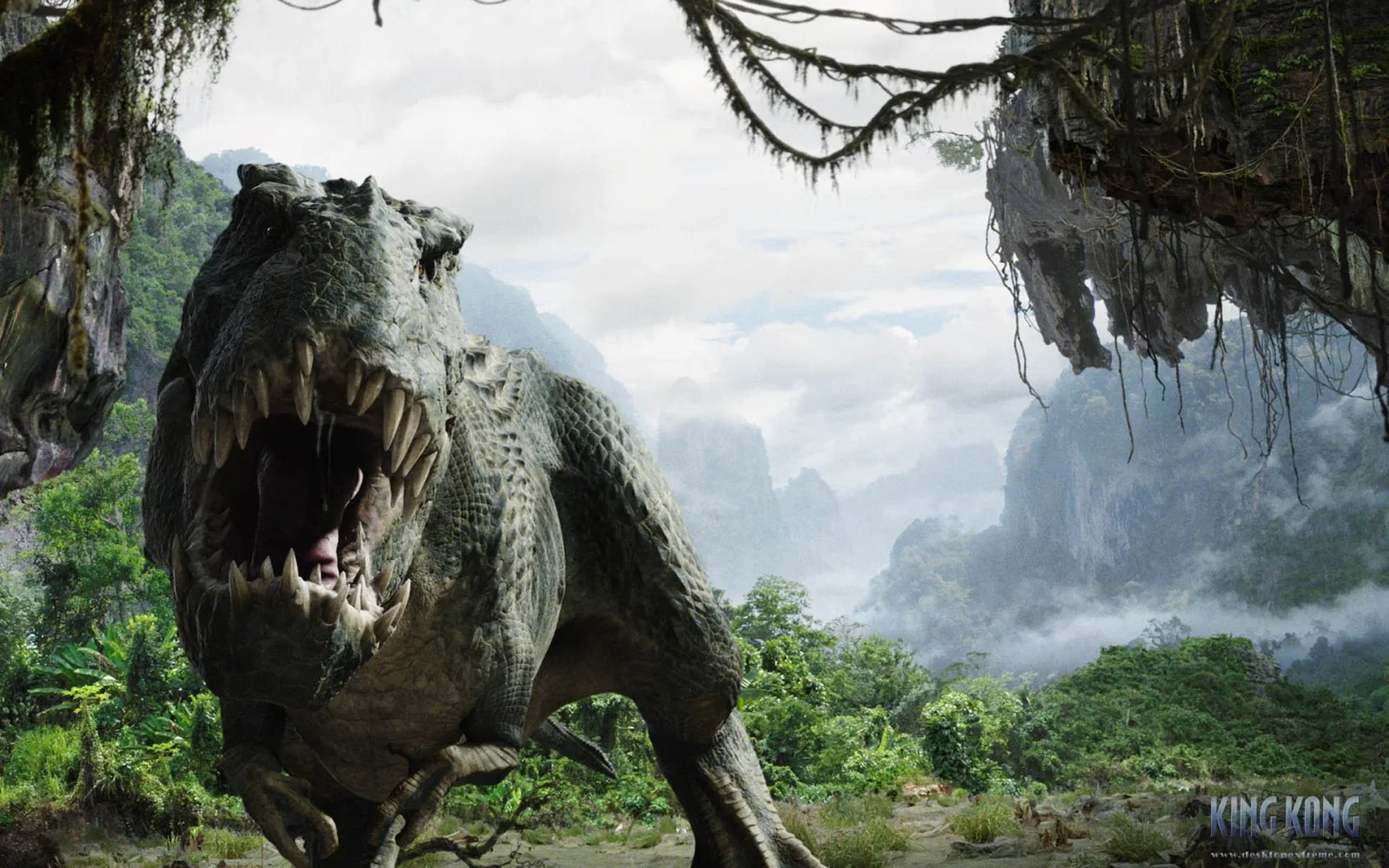 Dinosaurier vor einer Tropenhöhle