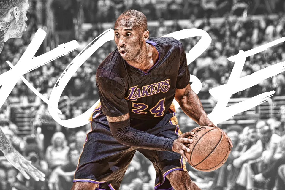 Basketballspieler Kobe Bryant mit einem Ball auf dem Feld