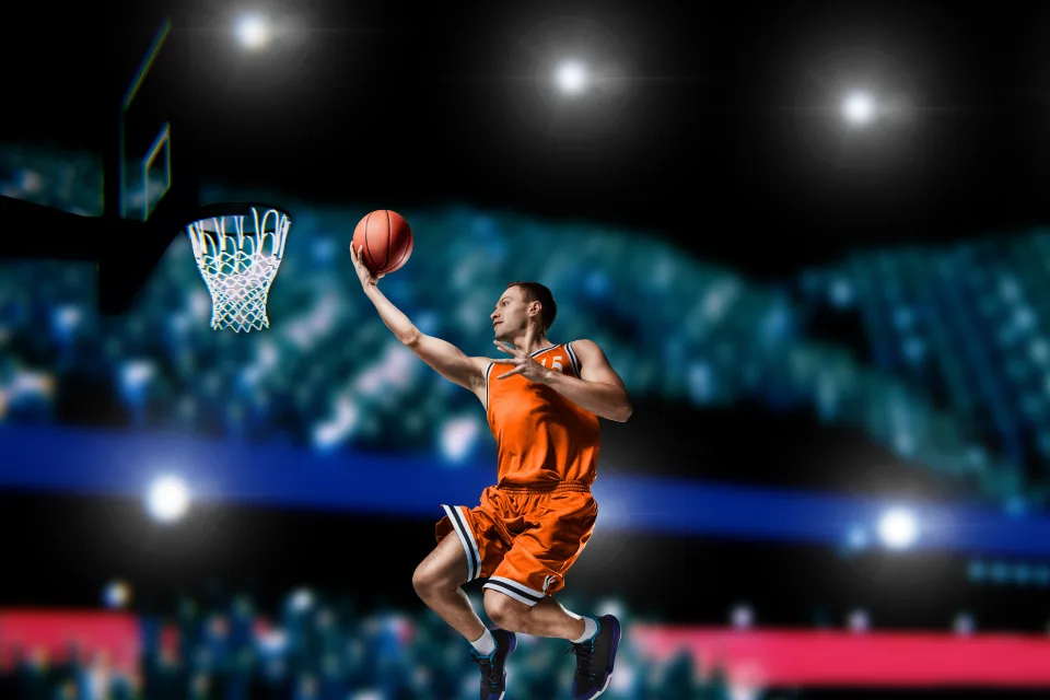 Basketballspieler beim Korbwurf