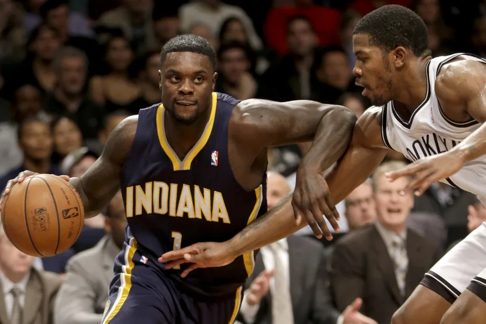 Basketballspieler, Spiel mit einem Ball
