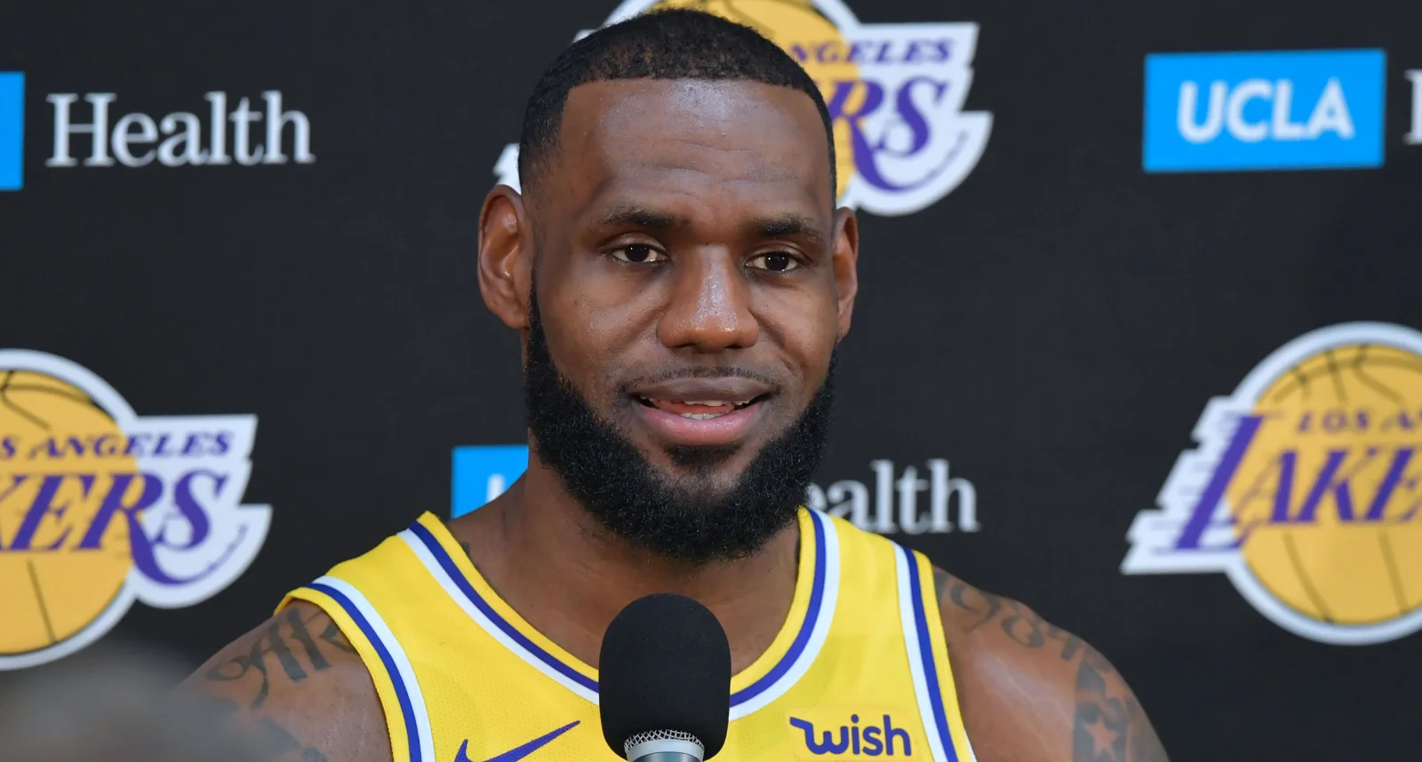 Professioneller amerikanischer Basketballspieler LeBron James