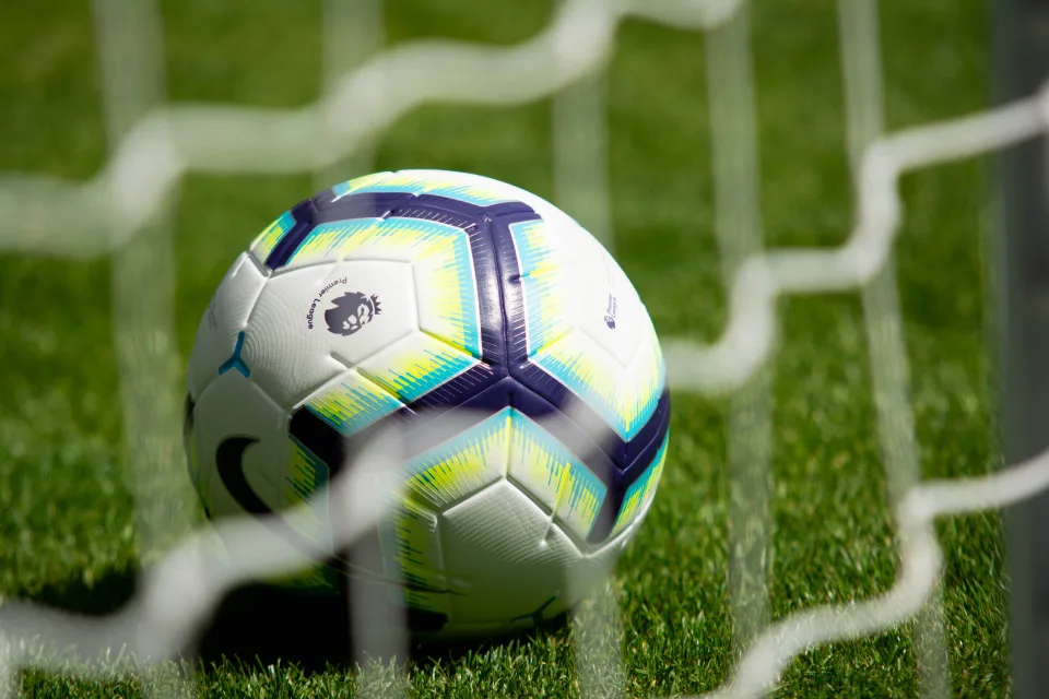Fußball bei Netze auf dem Feld