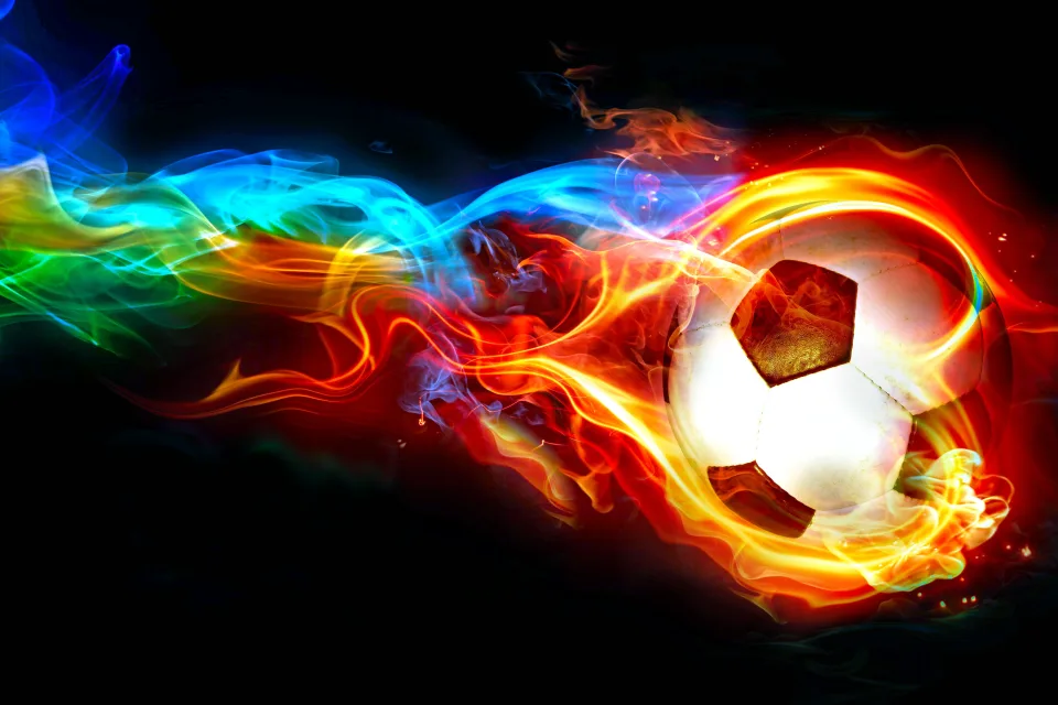 Fußball mit vor schwarzem Hintergrund