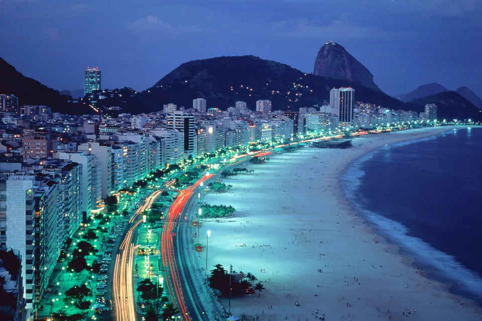 Nacht städtischer Strand in Brasilien
