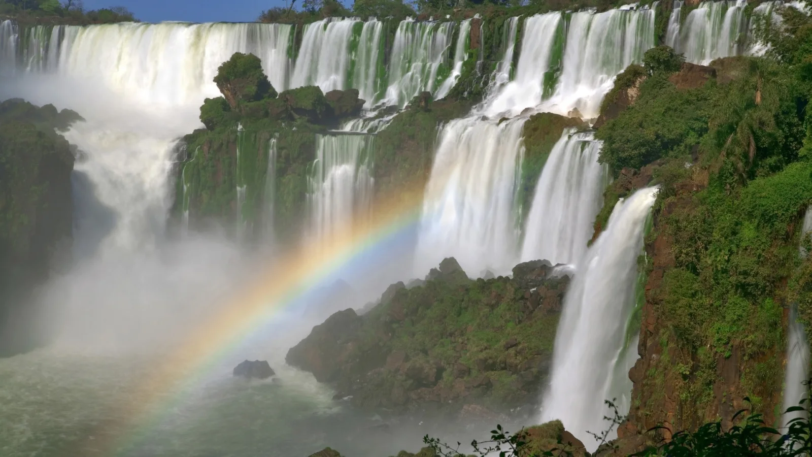 Regenbogen auf Wasserfall Iguazú