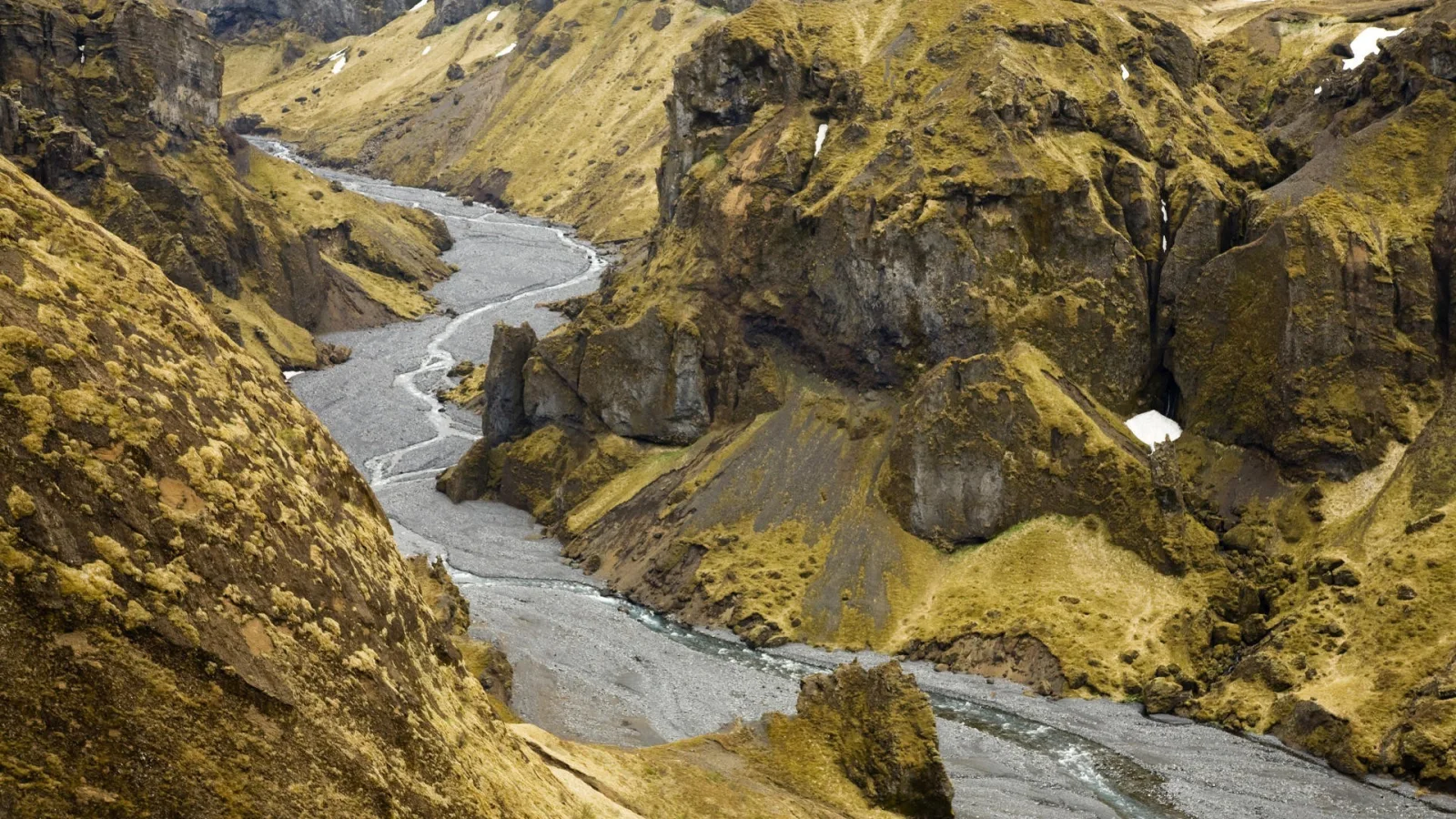 Bergfluss in Island