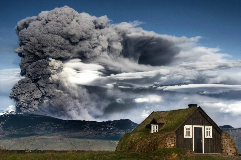 Landschaft und Sehenswürdigkeiten – Vulkan in Island