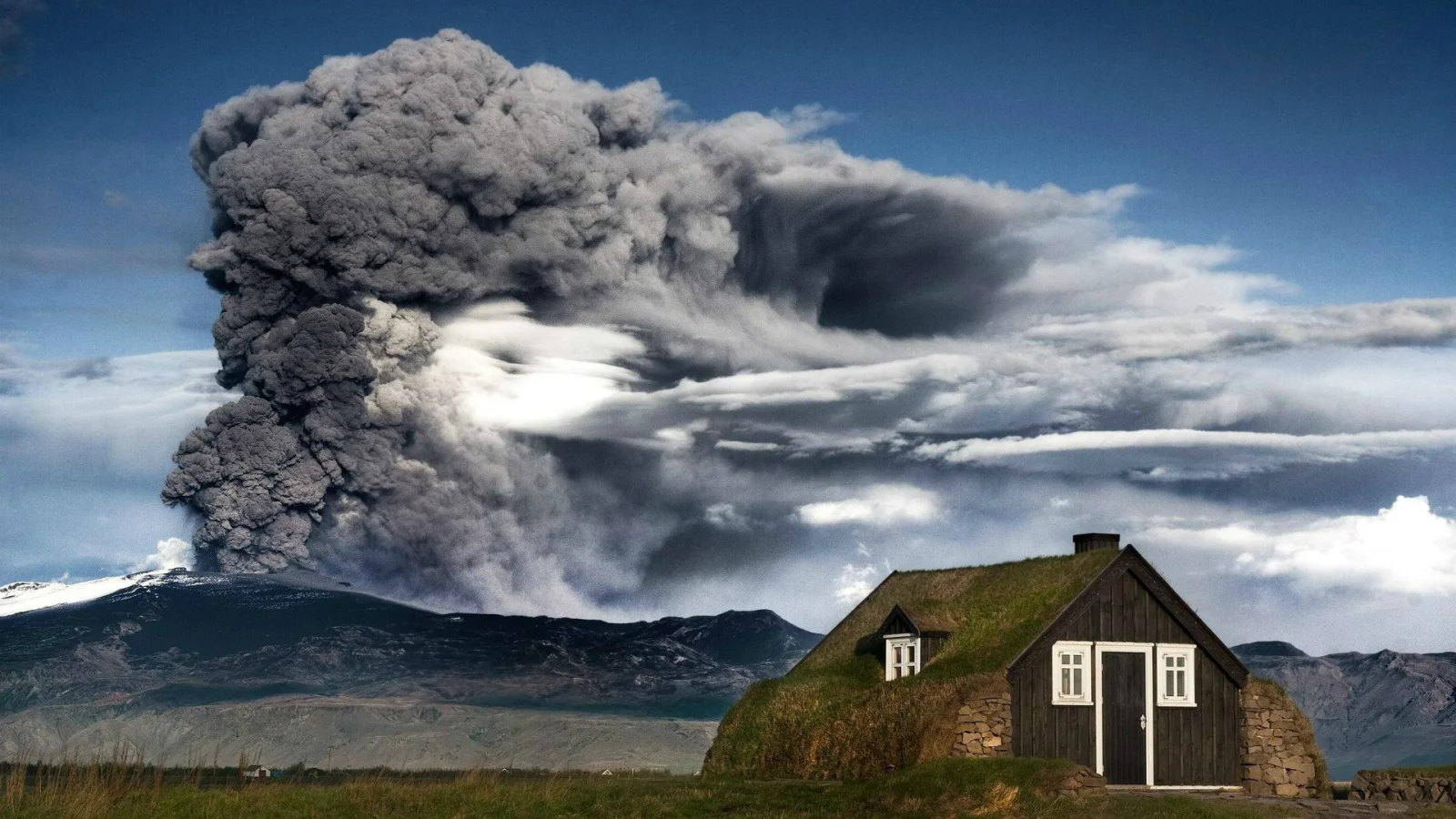 Landschaft und Sehenswürdigkeiten – Vulkan in Island