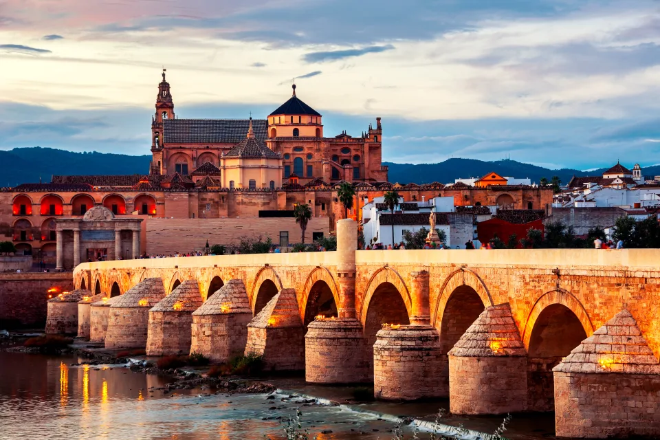 Alte römische Steinbrücke in Córdoba