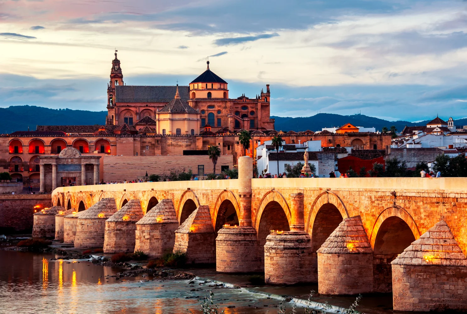 Alte römische Steinbrücke in Córdoba