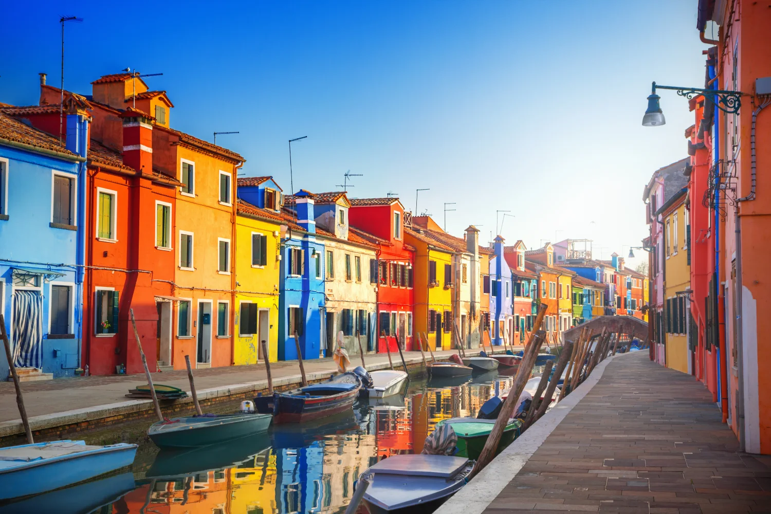 Bunte Häuser bei Wasser Kanals, Italien