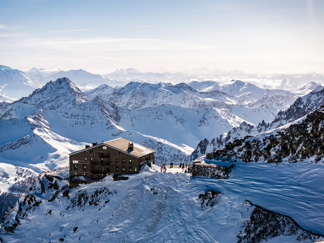Großer Gletscher im Schnee, Italien