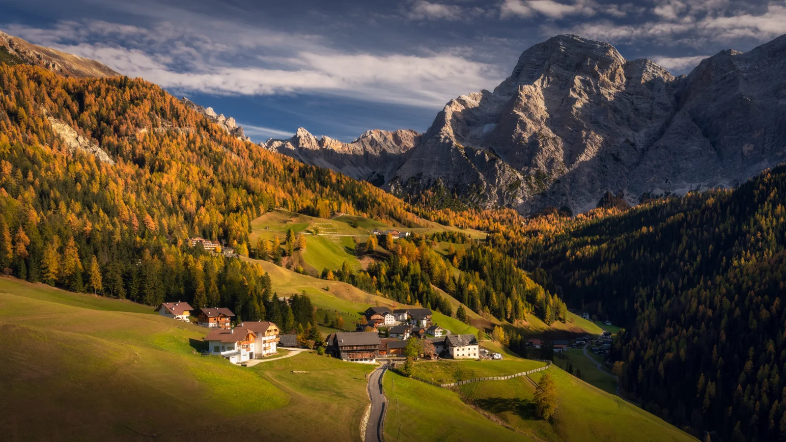 Landschaft und Sehenswürdigkeiten – Bergen Alpen, Italien
