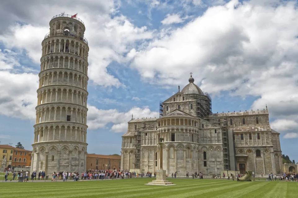 Landschaft und Sehenswürdigkeiten – Turm, Toskana. Italien
