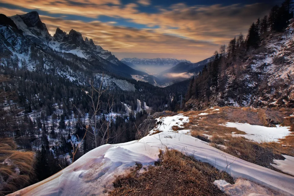 Winterliche Berg Tal in Italien