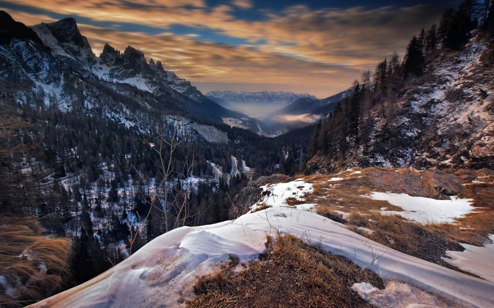 Winterliche Berg Tal in Italien