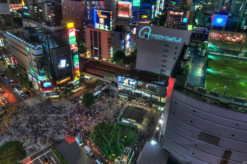 Landschaft und Sehenswürdigkeiten – Kreuzung in Tokio