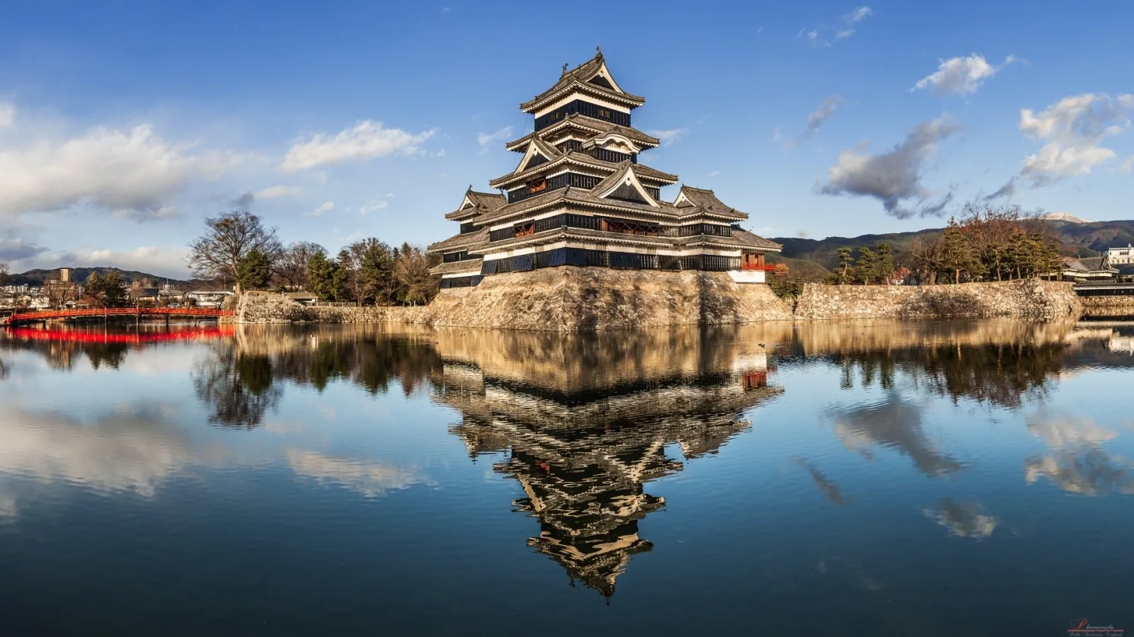 Schloss auf Wasser, Japan