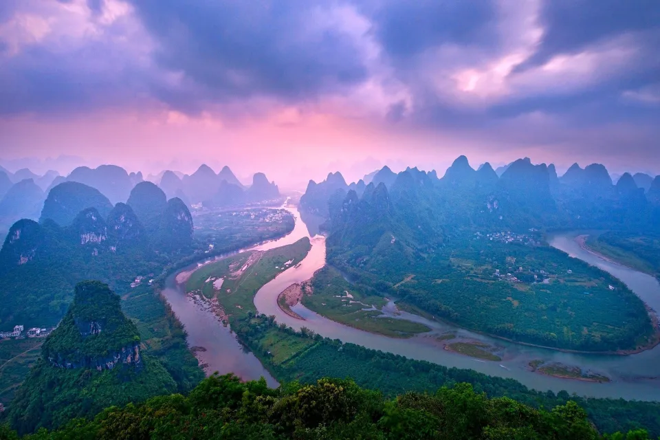 Fluss in den Bergenn China
