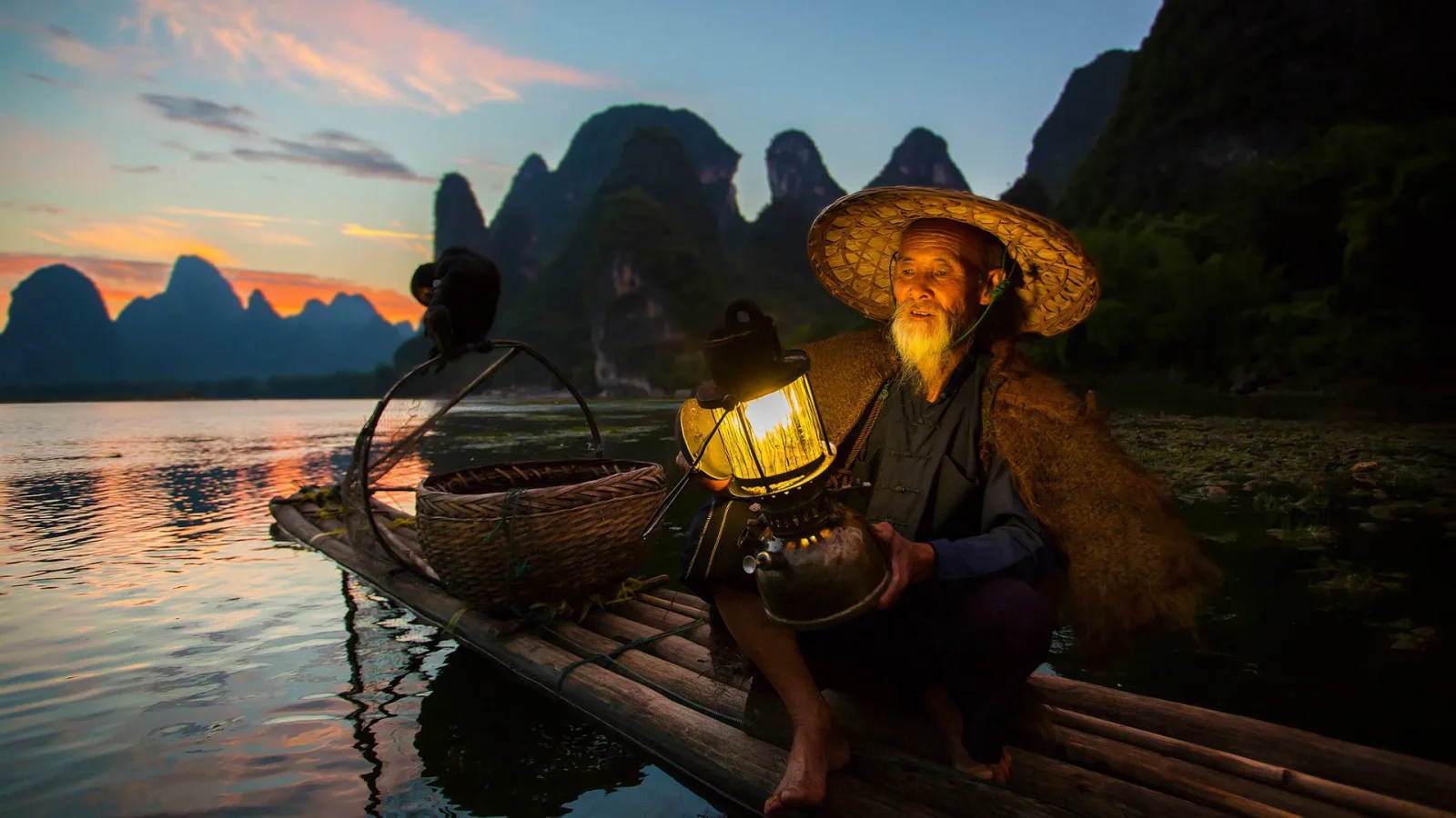 Landschaft und Sehenswürdigkeiten – Fischer und auf Angeln in China