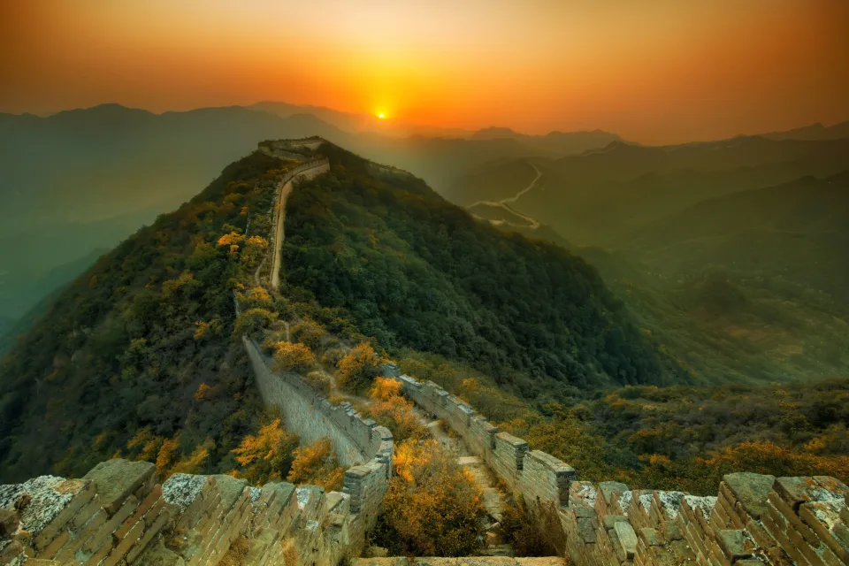 Sonnenaufgang über China Mauer