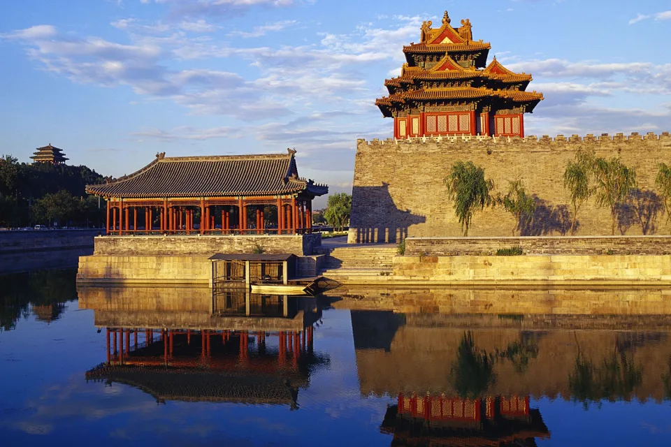 Tempel zwischen Wasser in China