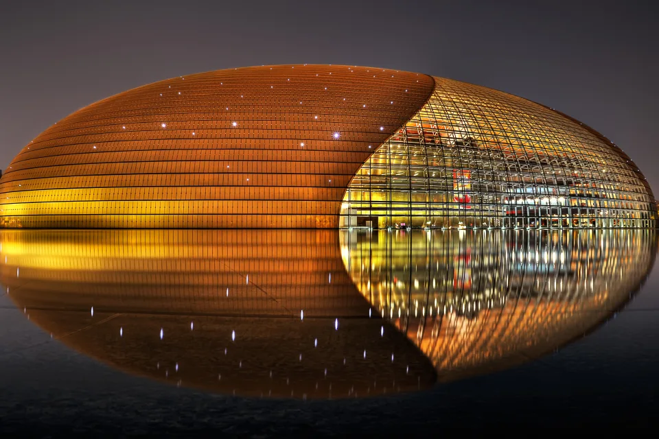 Ungewöhnliches schönes Gebäude nationaler Zentrum Künste. Peking, China