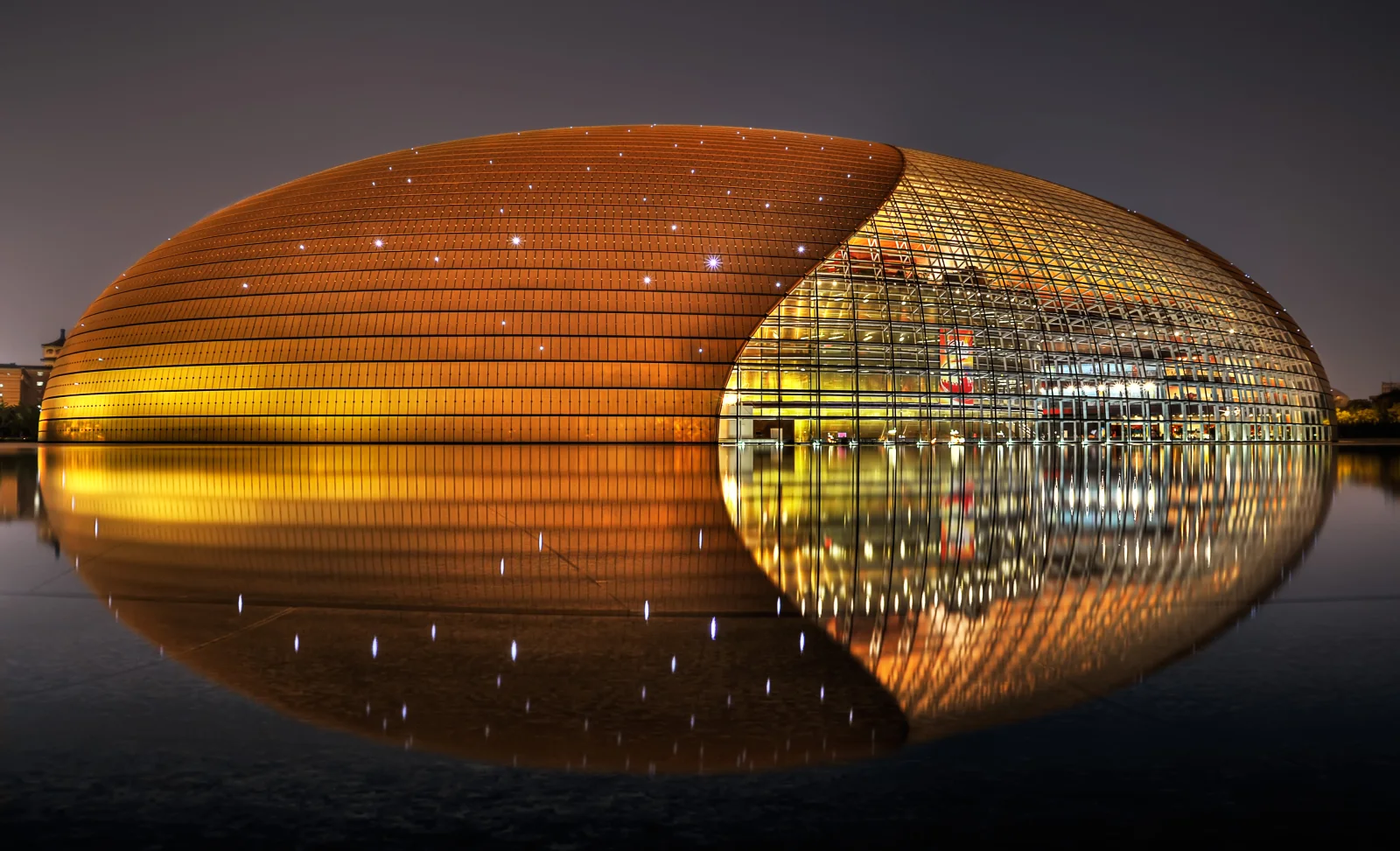 Ungewöhnliches schönes Gebäude nationaler Zentrum Künste. Peking, China
