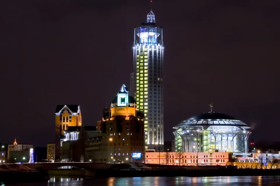 Architektur Moskau bei Nacht