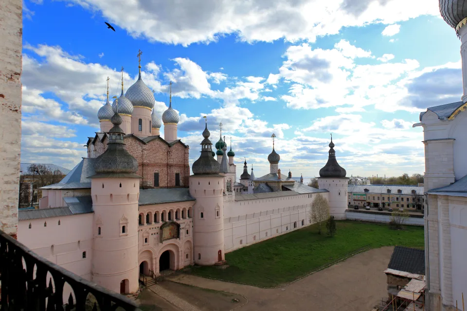 Blick auf Kreml unter einem schönen Himmel, Russland