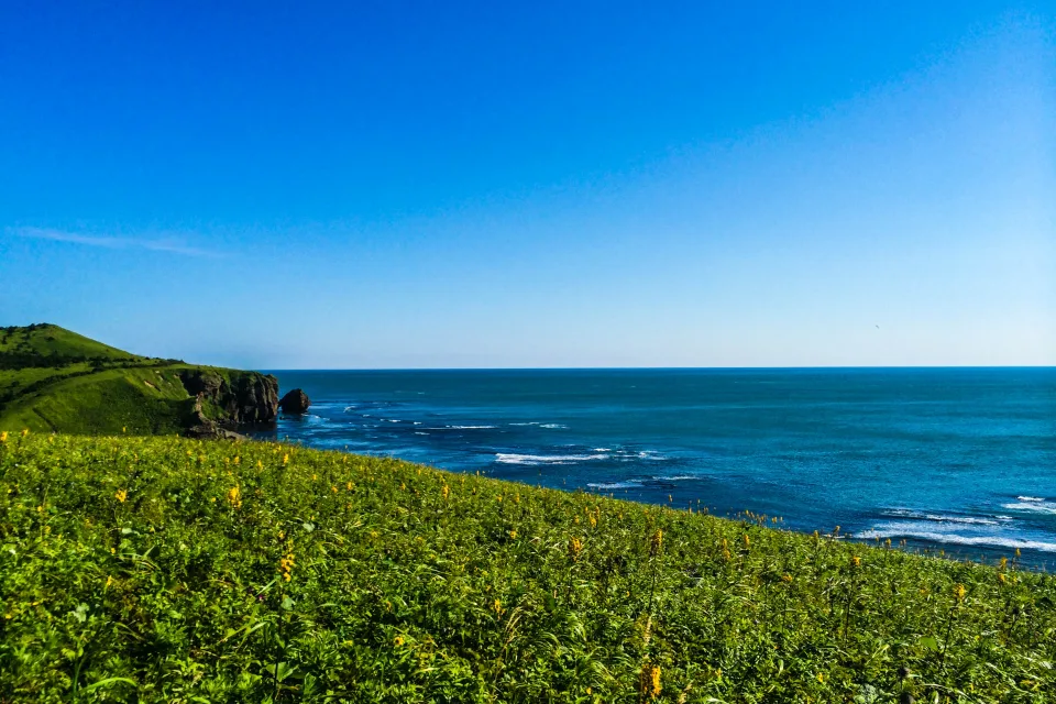 Blick auf Meer Gebirgskamm, Sachalin. Russland