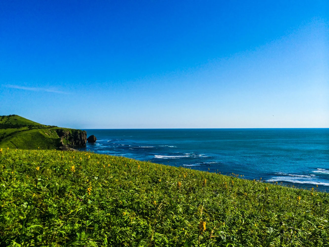 Blick auf Meer Gebirgskamm, Sachalin. Russland