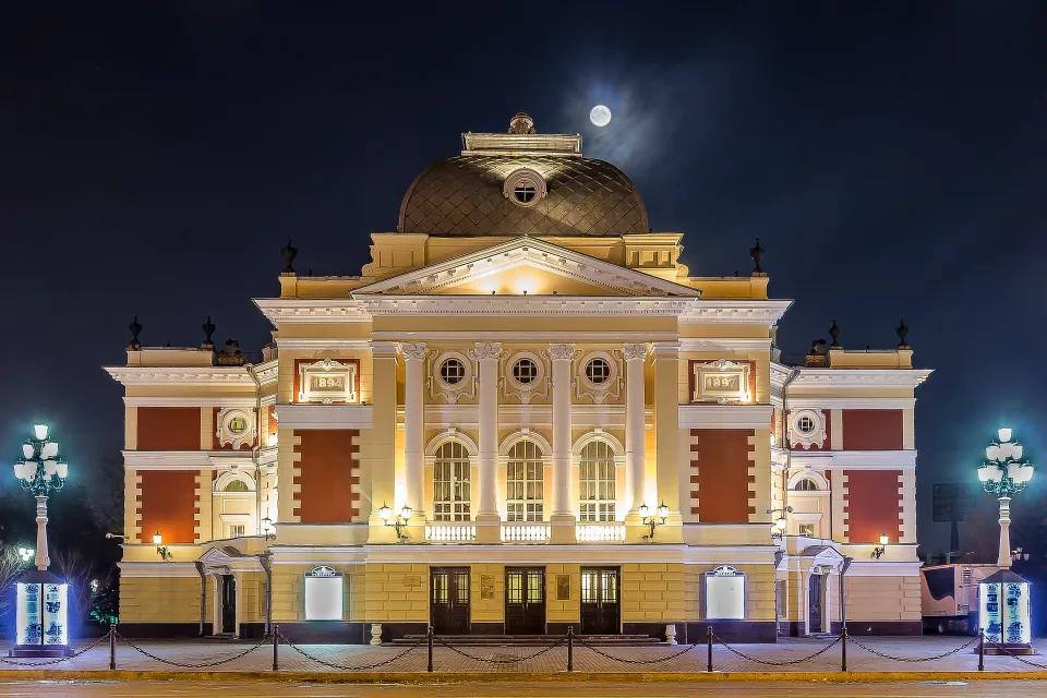 Landschaft und Sehenswürdigkeiten – Theater Russland