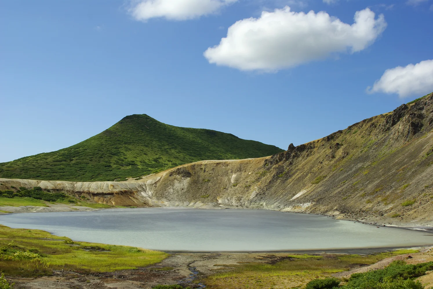 Landschaft und Sehenswürdigkeiten – Vulkan, Kurilen. Russland