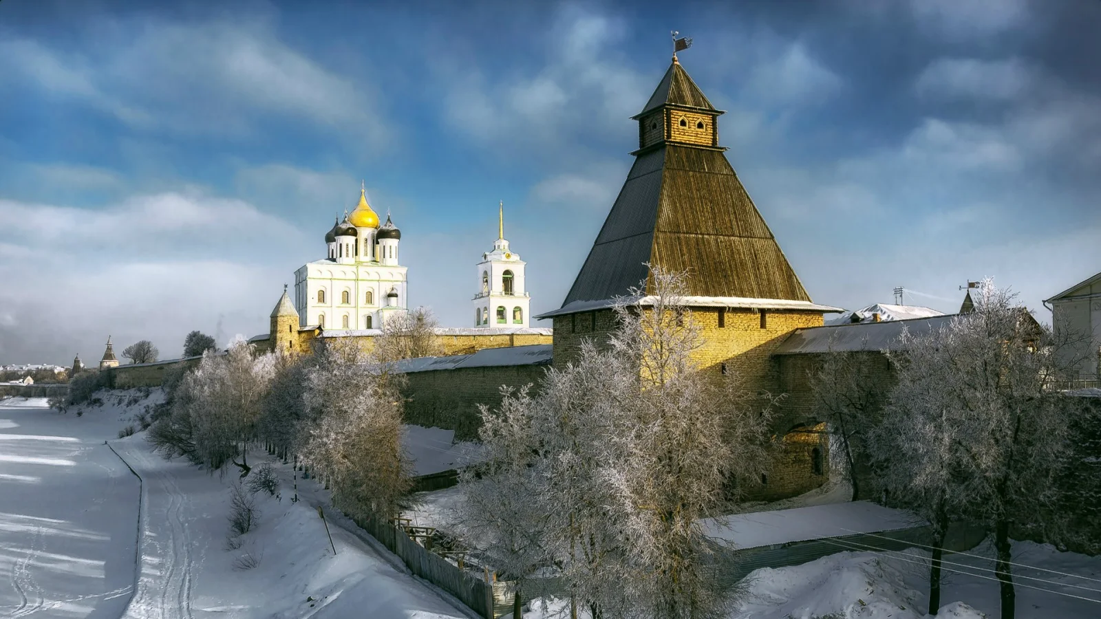 Landschaft und Sehenswürdigkeiten – Winterlicher Kreml
