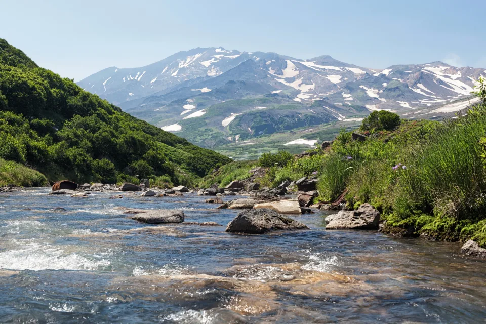 Malerischer Gebirgsbach, Kamtschatka Russland