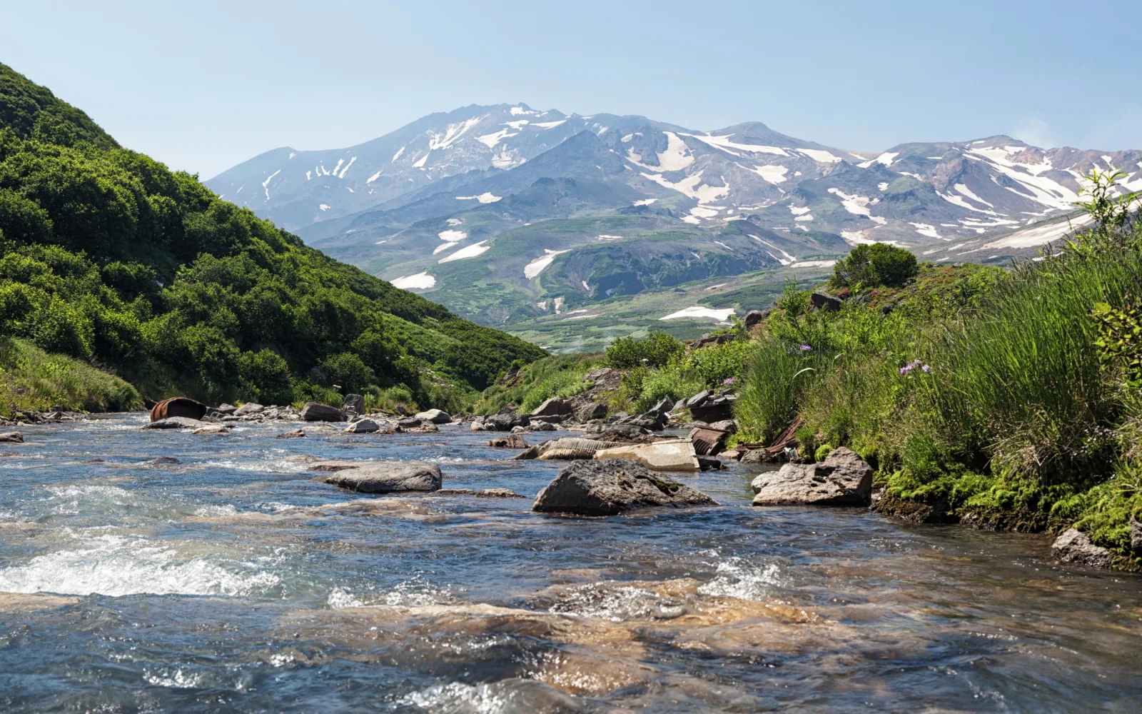 Malerischer Gebirgsbach, Kamtschatka Russland