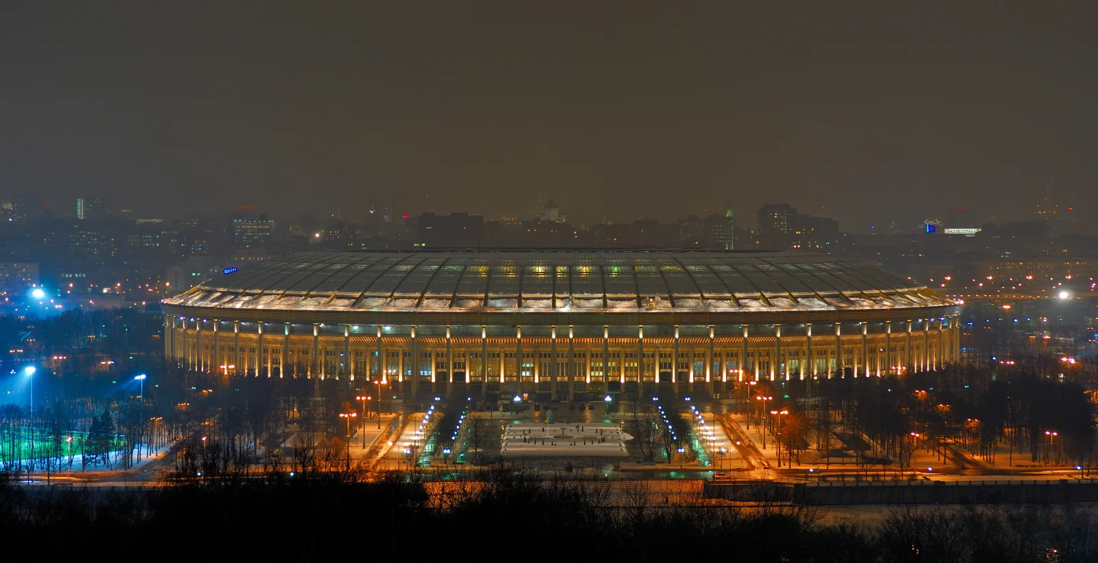 Stadion in Moskau bei Nacht