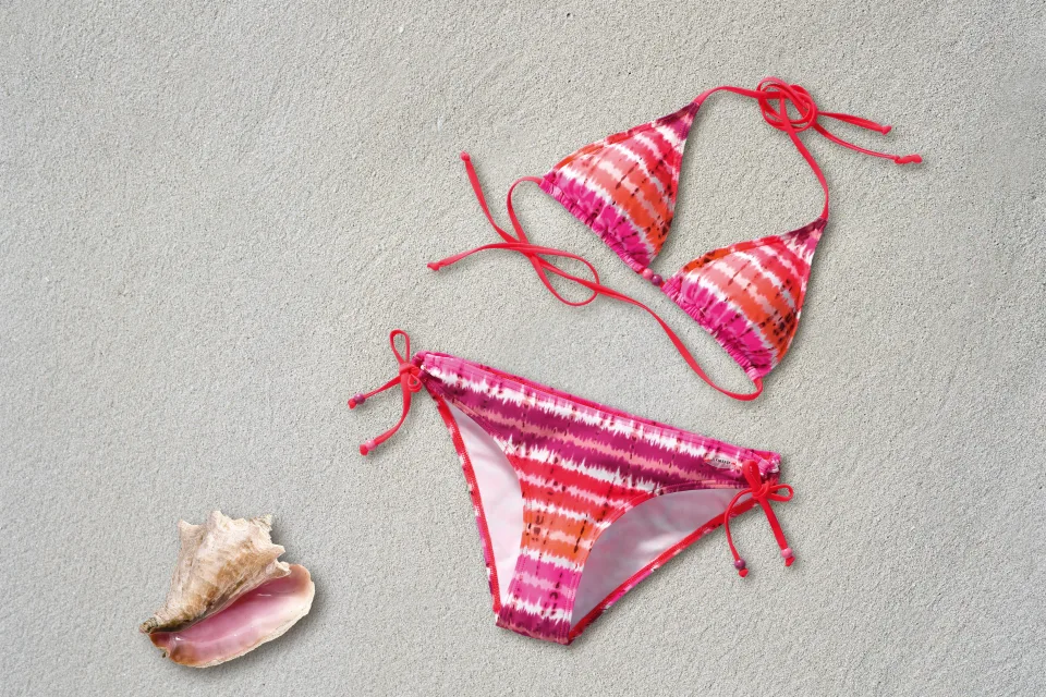 Muschel liegen im Sand im Sommer