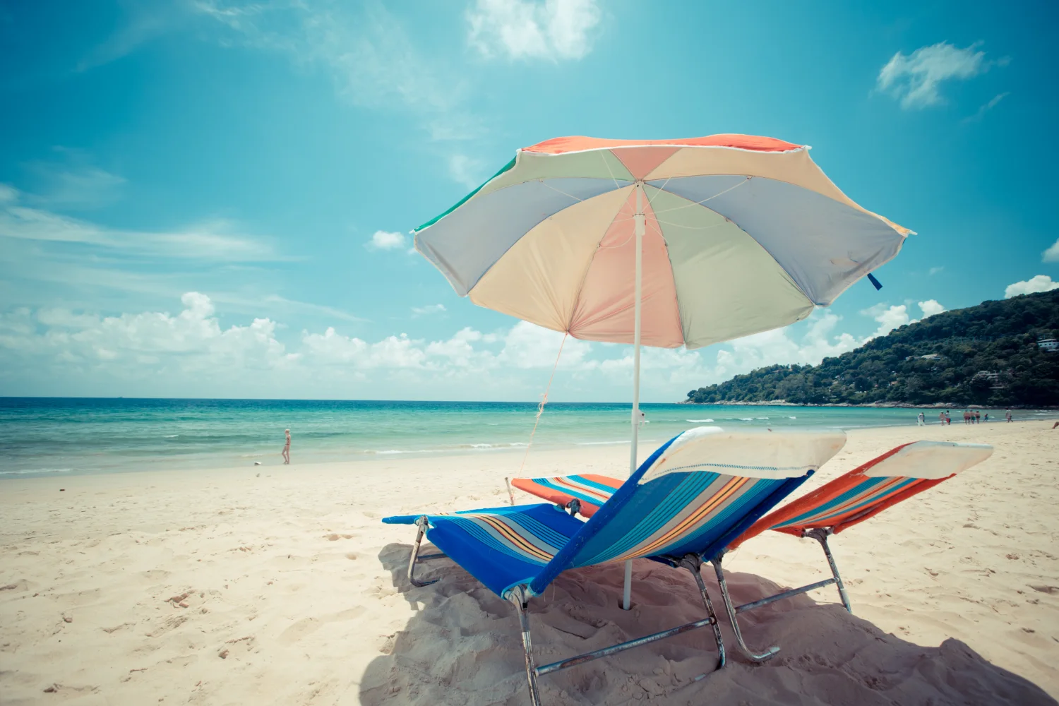 Bunter am Strand im Sommer