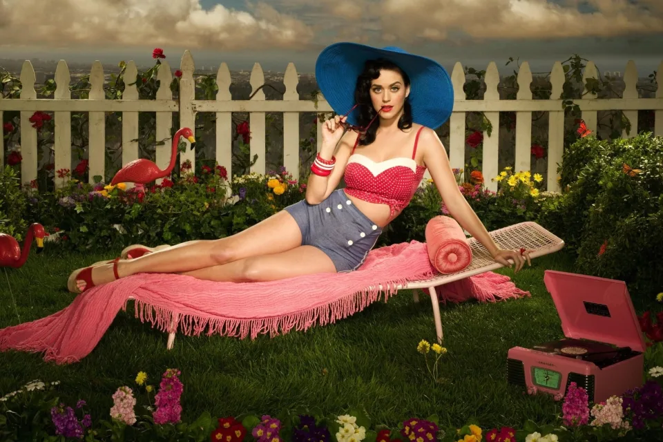 Porträtmotiv – Katy Perry in Hut