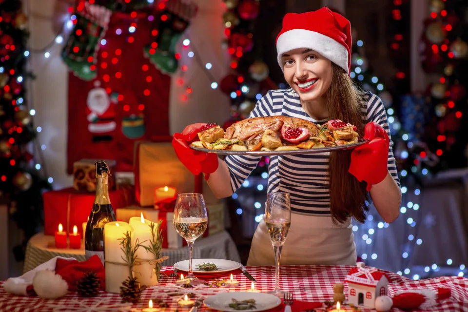 Frau in Kostüm zu Neujahr