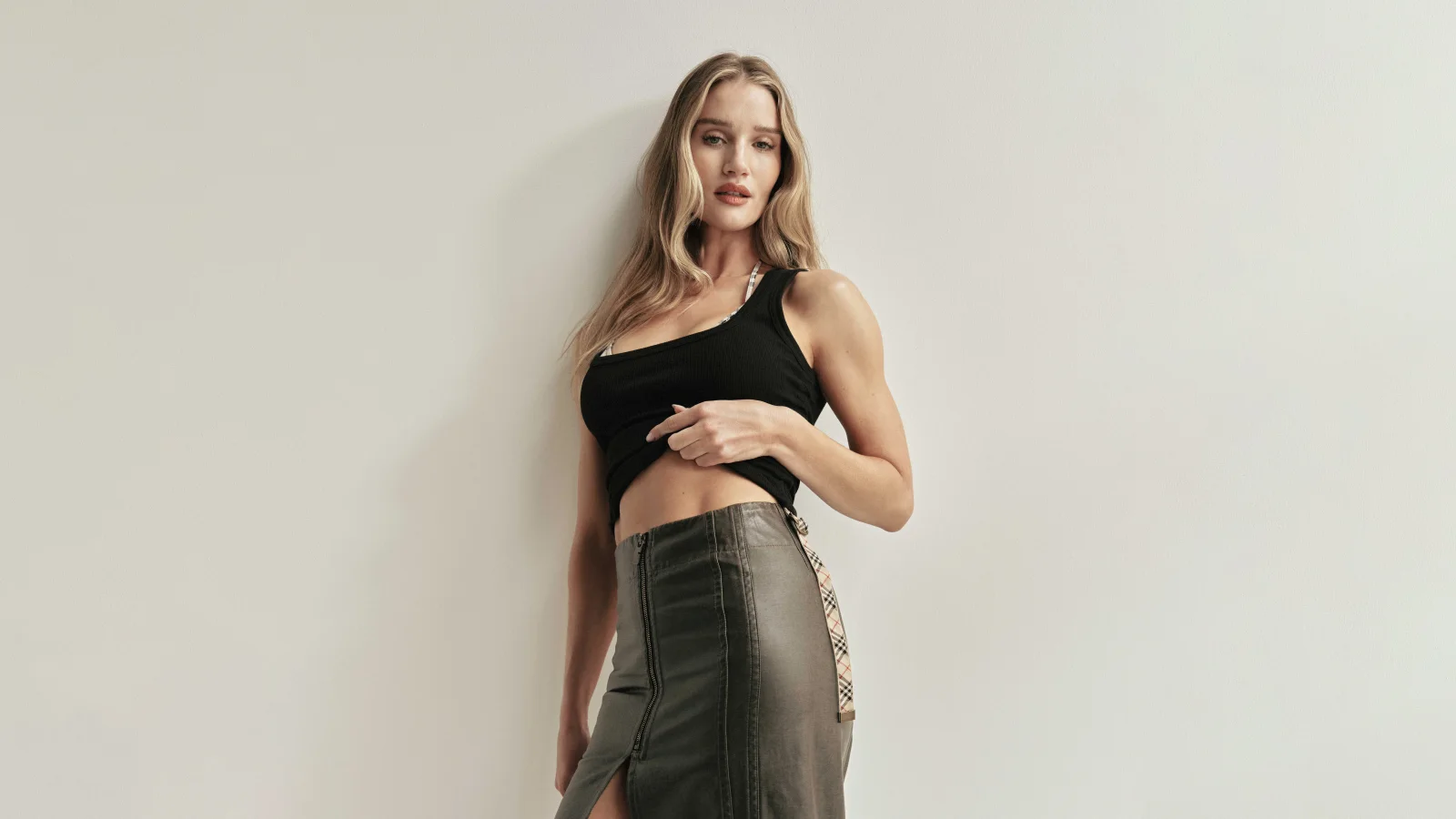Rosie Huntington Whiteley 8K