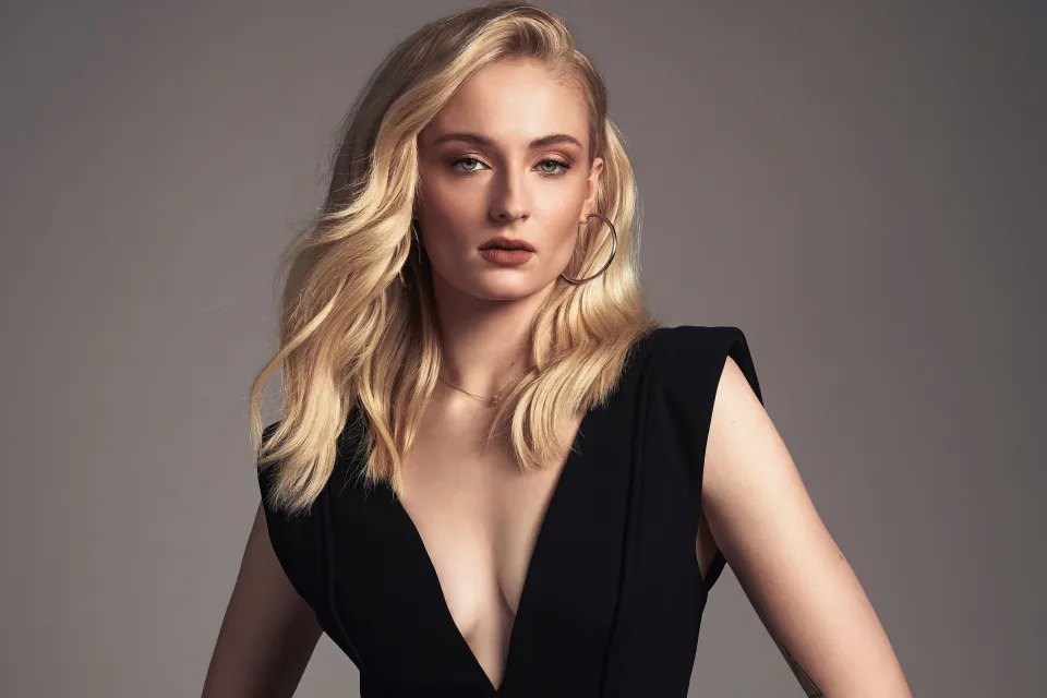 Sophie Turner Fashion model