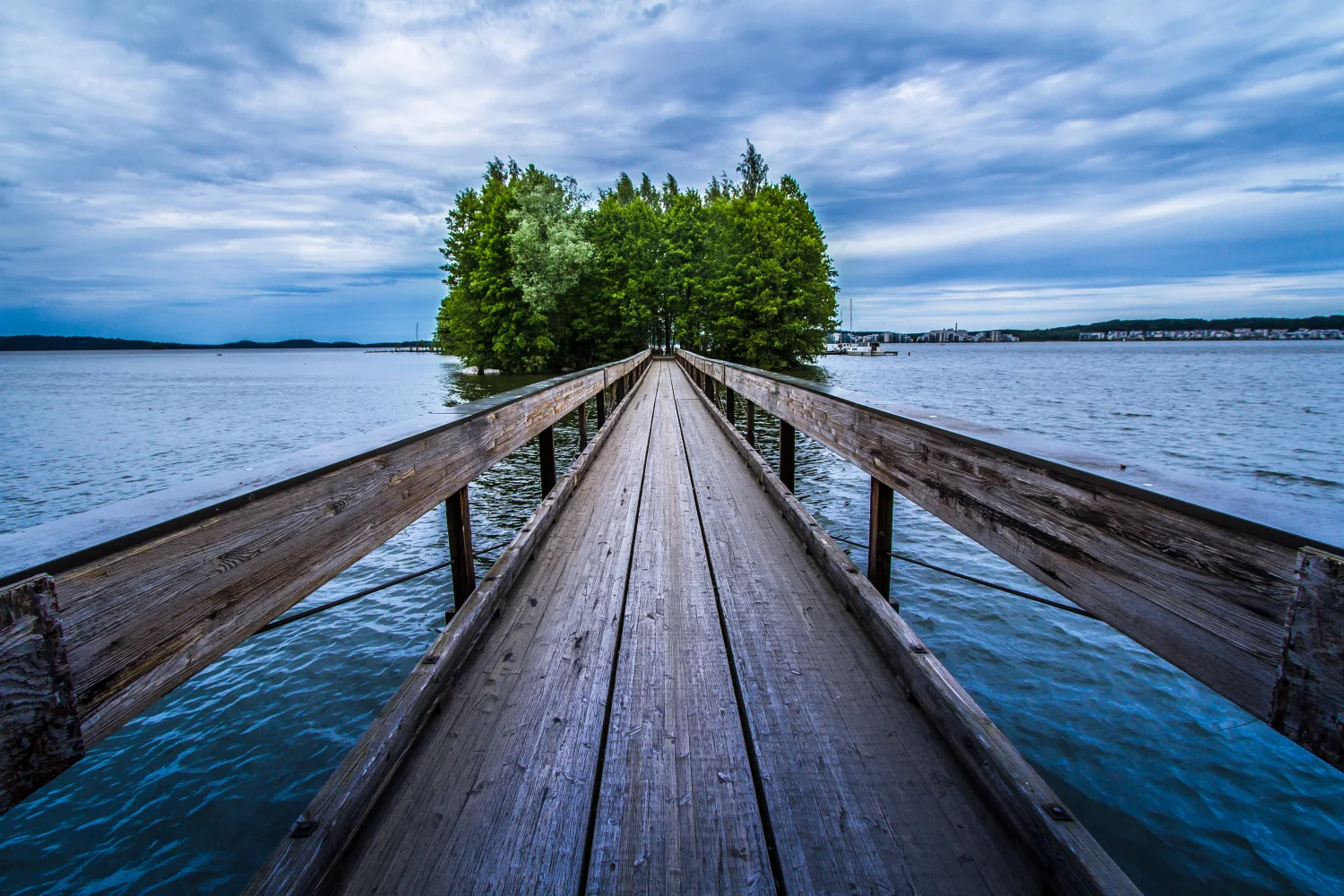 Brücke auf Insel