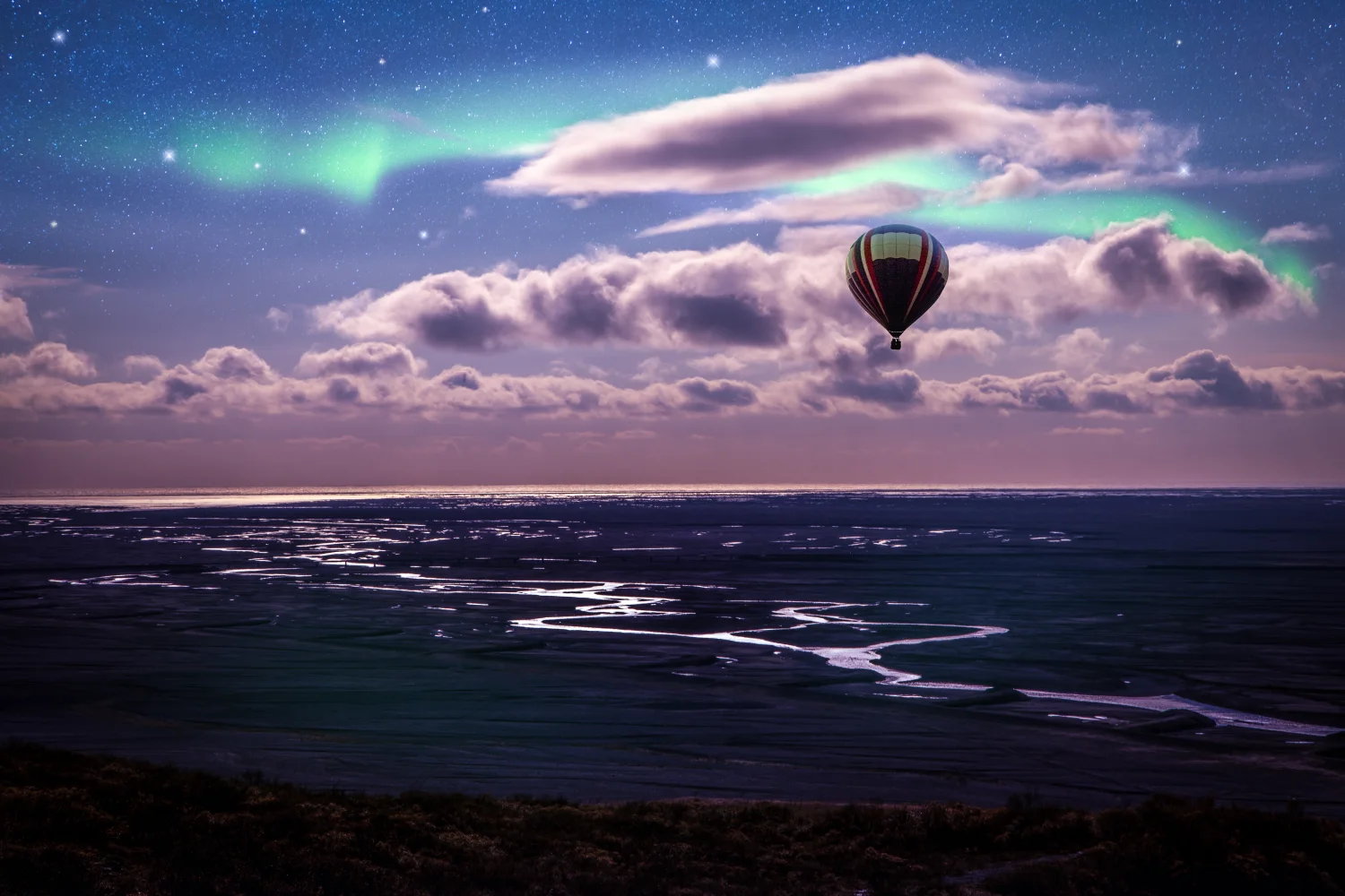 Hot air balloon Aurora Borealis