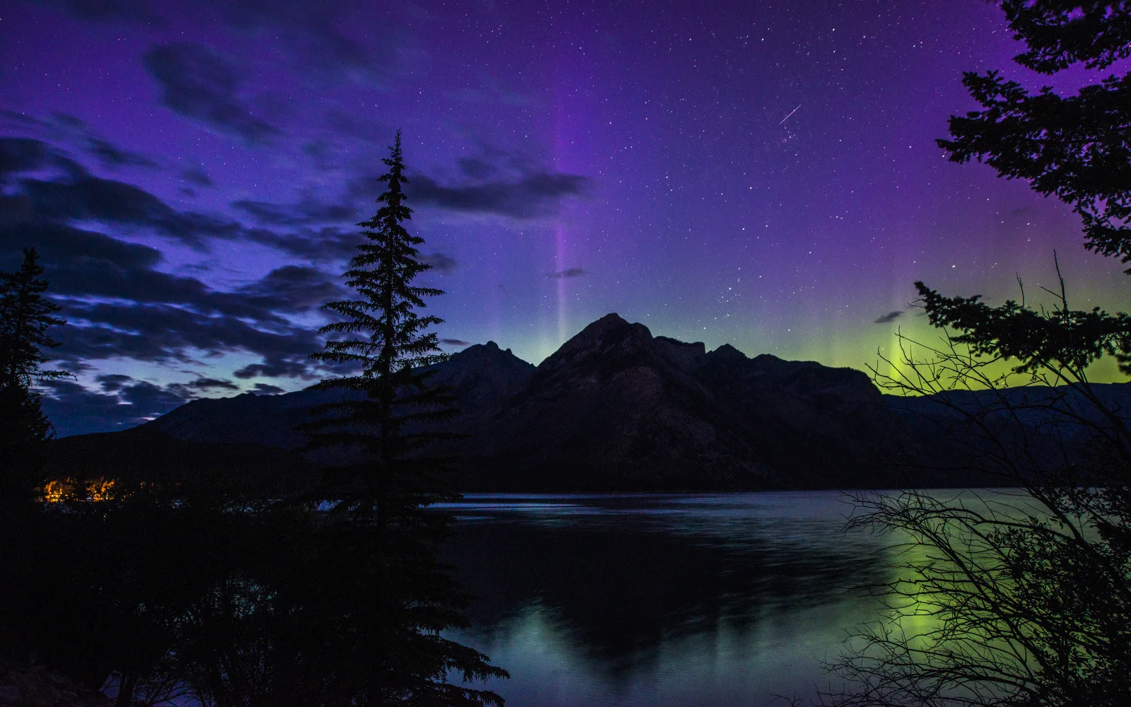 Lake Minnewanka Aurora Borealis
