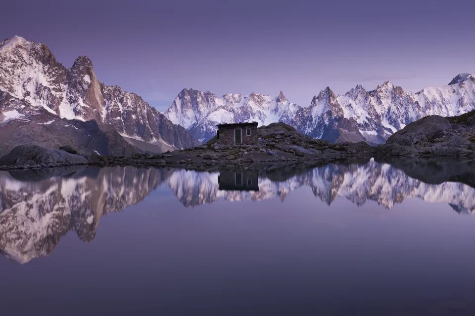 Berg Hut Mirror Lake
