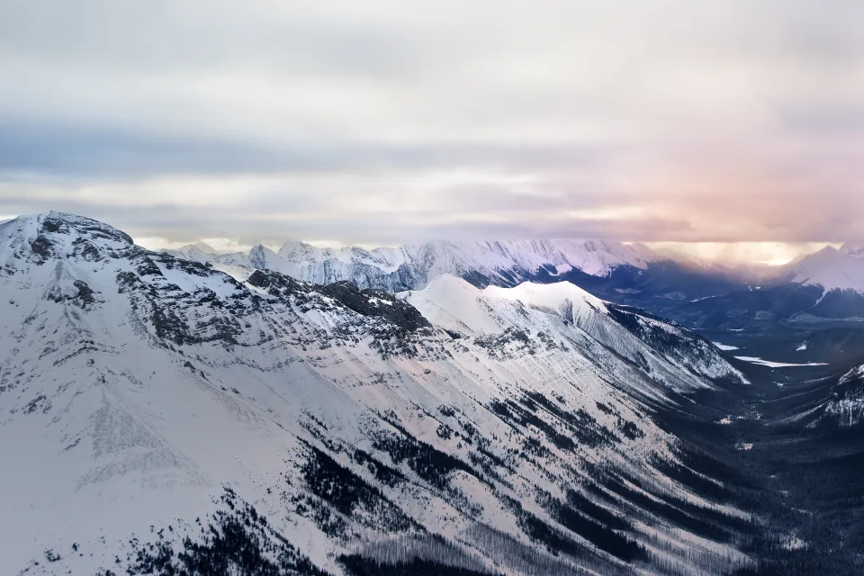 Cloudy Glacier Berge