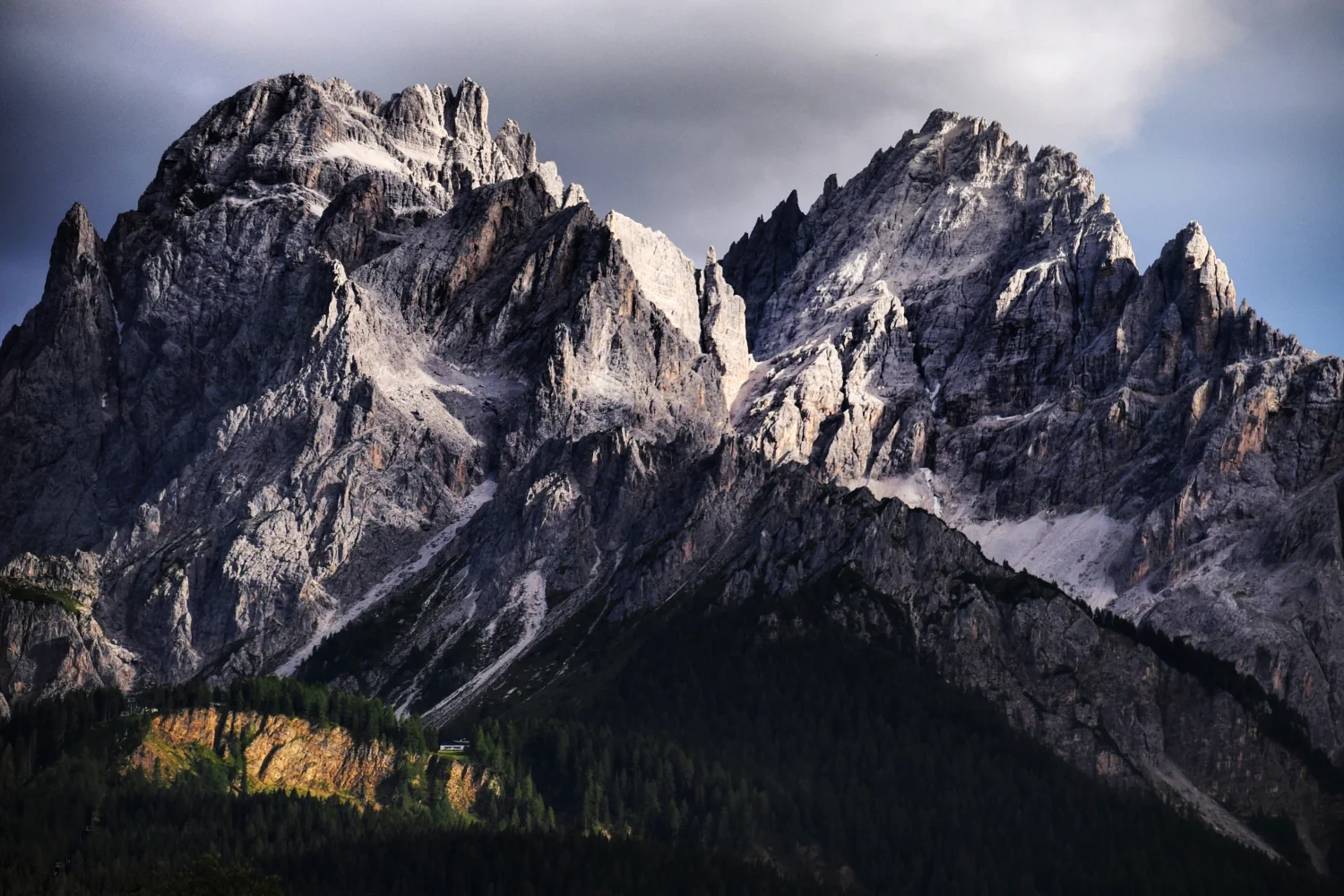 Dolomites Berg range